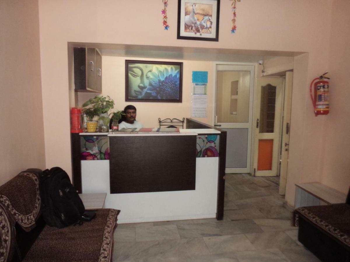 Hotel Kiran 아부 산 외부 사진